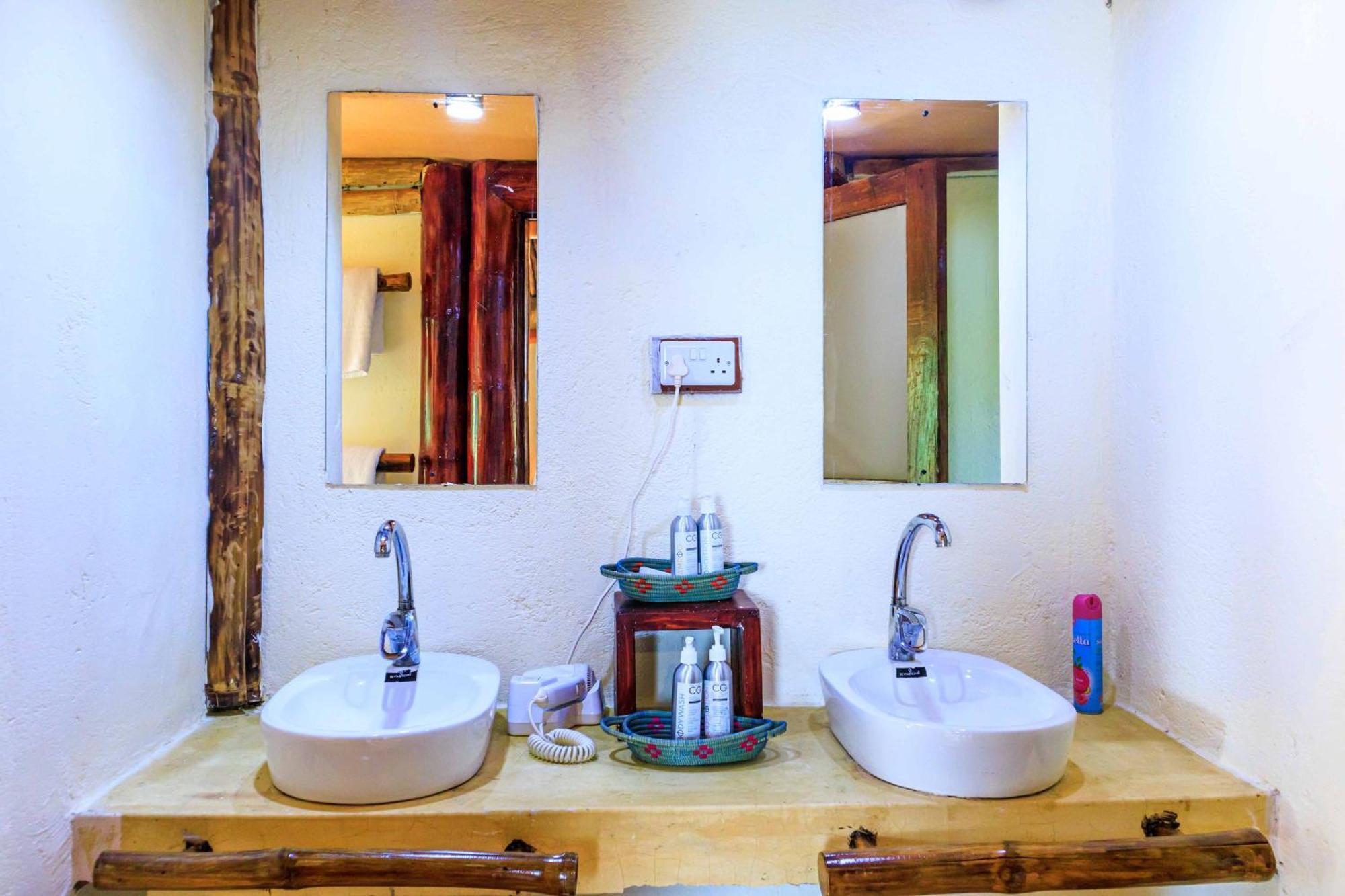 Samburu Elephant Lodge Isiolo Екстер'єр фото